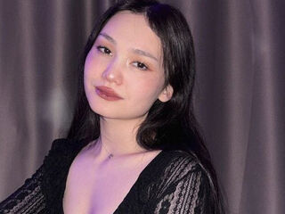 girl showing tits MilaBoeck