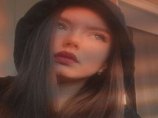 hot camslut MilaLyra