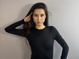 nude cam photo MirelNaomi