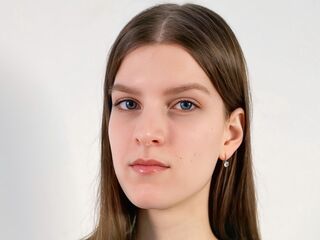 nude camgirl photo MyrtieKatula