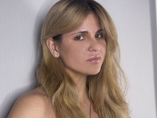 naked webcam girl fingering NayaMorel