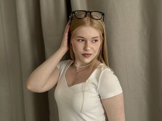 hot cam girl fingering pussy NikkiByous
