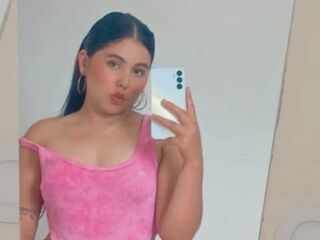 cam whore NikkyBotero