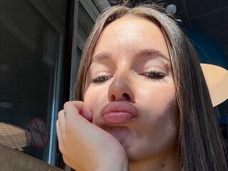 camgirl fingering shaved pussy OdetteWingler