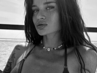 camwhore masturbating with dildo OliviaMazu