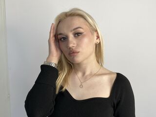 naughty cam girl masturbating PaulinePedrotti