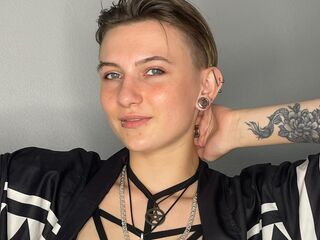 camgirl playing with vibrator PhilippaBeer