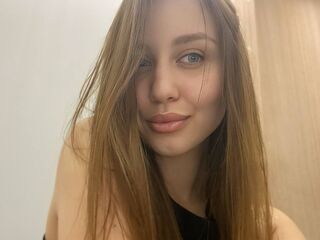 cam girl playing with dildo RedEdvi