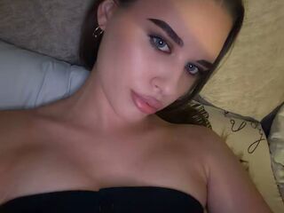 jasmin RhiannonJumper