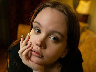 cam girl SarandaRyan