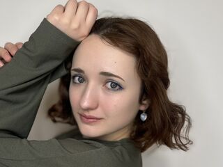 cam strip tease SaundraTowler