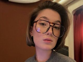 webcam babe SheilaSweezer