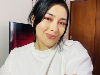 camgirl playing with vibrator SophieBella