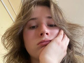 cam girl fingering pussy TessTelles