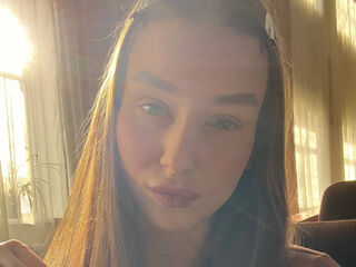 naked girl with webcam fingering pussy TristaCarmody