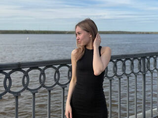 naughty cam girl masturbating with dildo VictoriaAsh