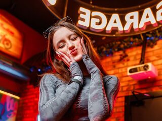 camgirl showing tits XeniaUsher